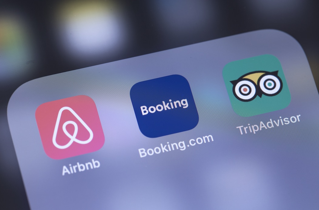 Airbnb app on store